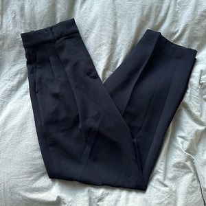 Aritzia Effortless Pant size 6